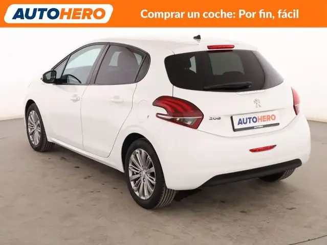 Peugeot 208 view 4