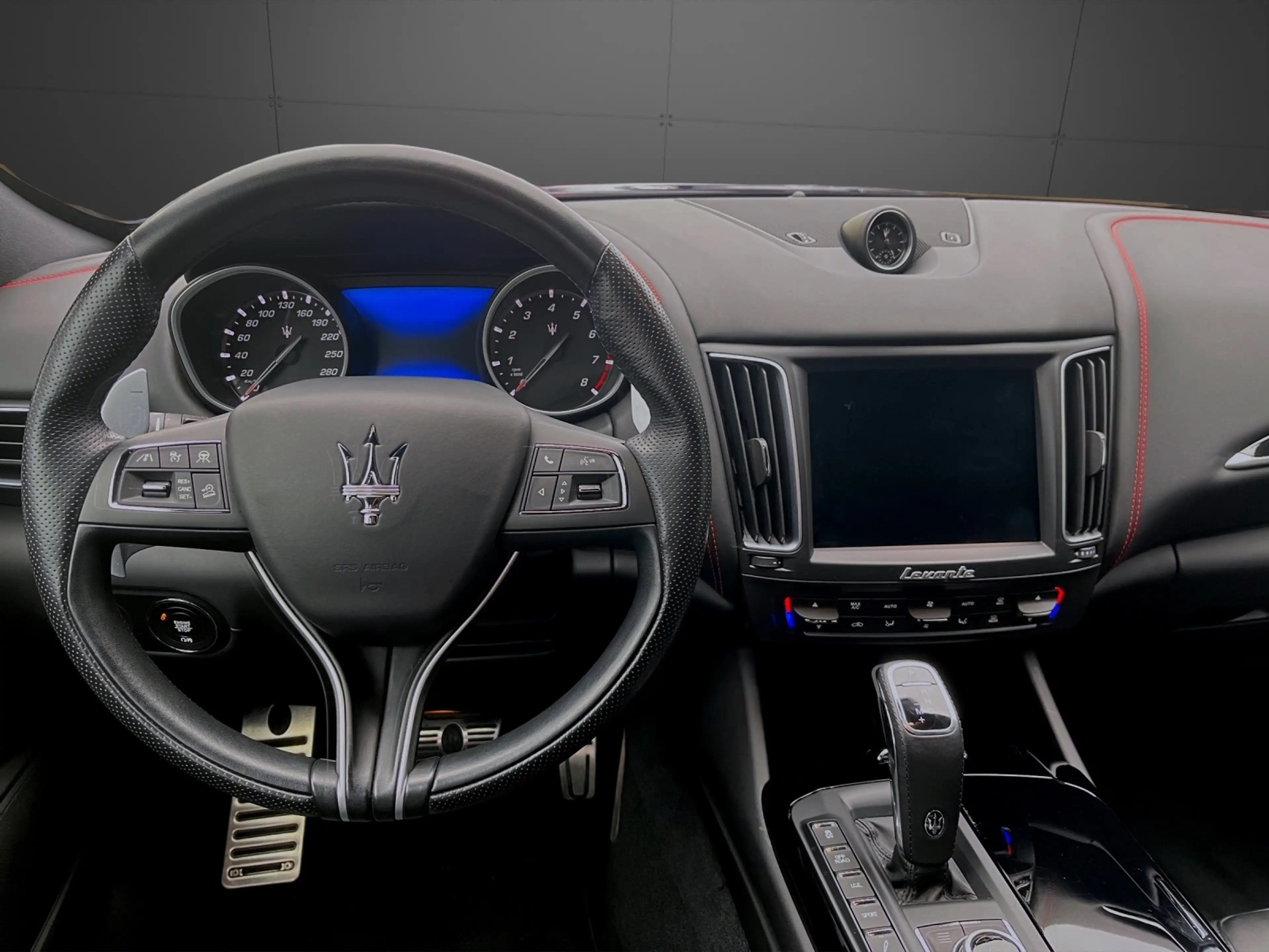 Maserati Levante SQ4 GranSport — photo 7