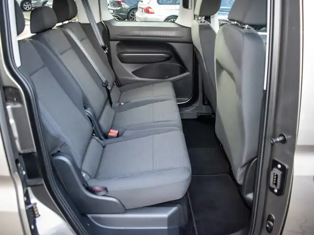 Volkswagen Caddy Life view 11