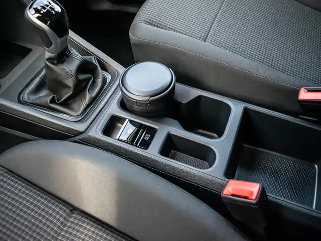 Volkswagen Caddy Life view 14