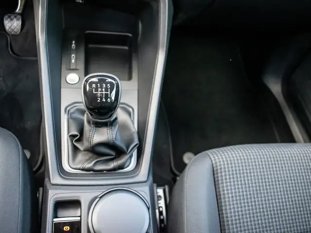 Volkswagen Caddy Life view 13