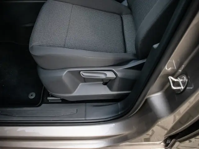Volkswagen Caddy Life view 16