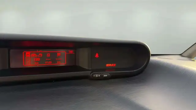 Citroen C3 Picasso view 12