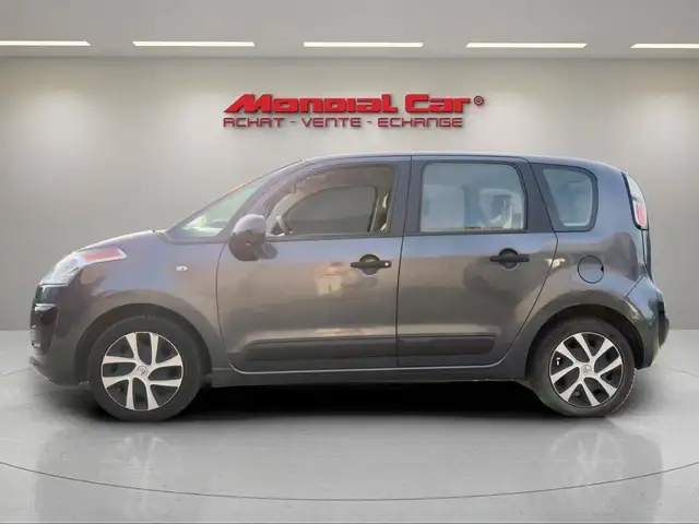 Citroen C3 Picasso view 3