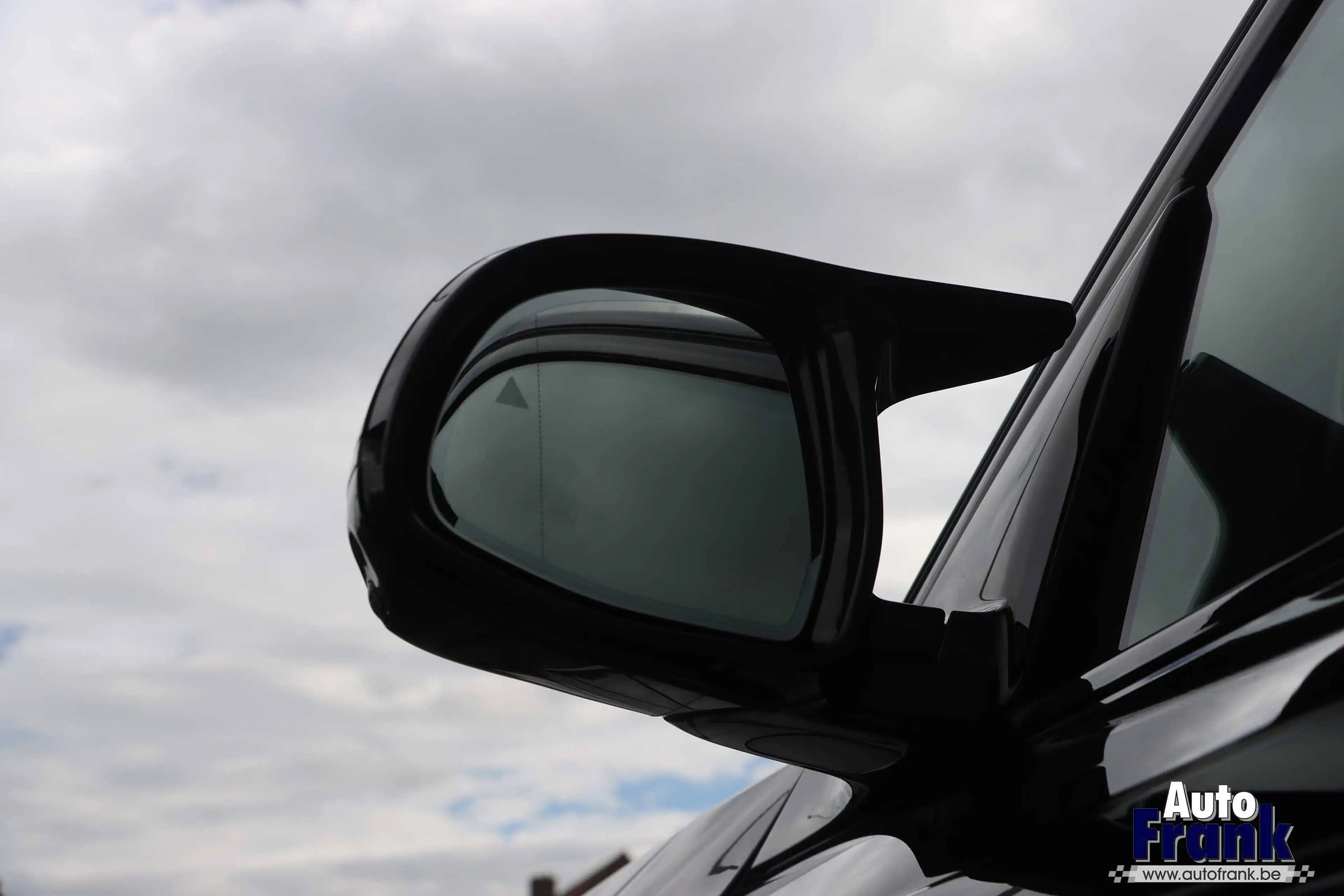BMW XM 50E / M-SPORT-PRO / DRIV PRO / 360CAM / HUD / SFT-CLS / 22" — photo 13