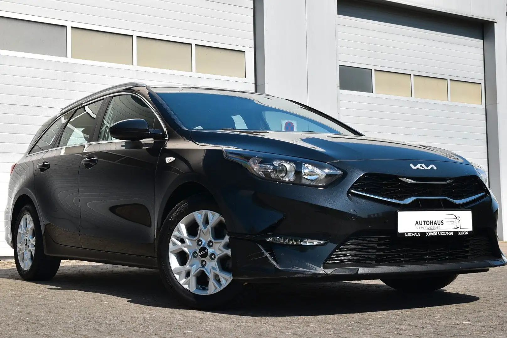 Kia Ceed SW / cee'd SW Kia cee'd Sportswagon 1. Hand/SHZ/Kamera/HU neu Noir - 1