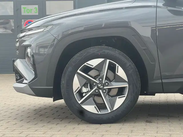 Hyundai Tucson view 2