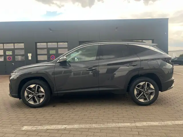 Hyundai Tucson view 3