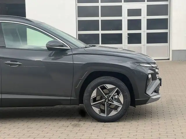 Hyundai Tucson view 8