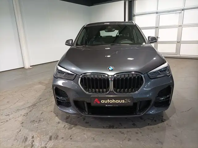BMW X1 view 2
