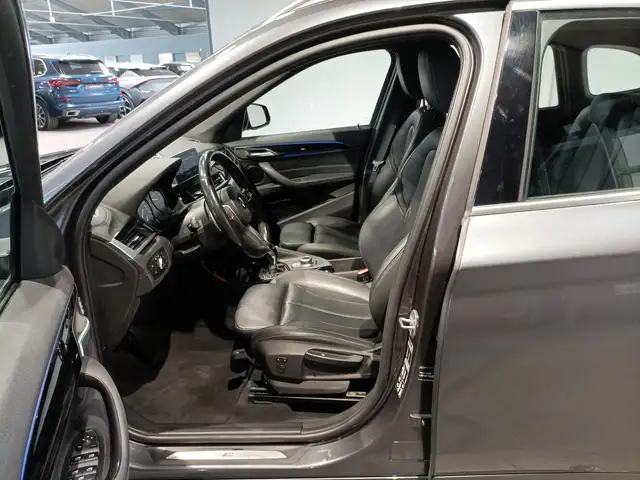 BMW X1 view 8
