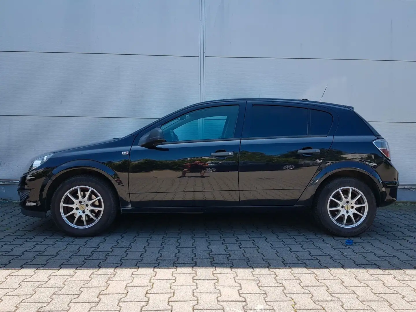 Opel Astra H Lim. Selection "110 Jahre" Zwart - 1