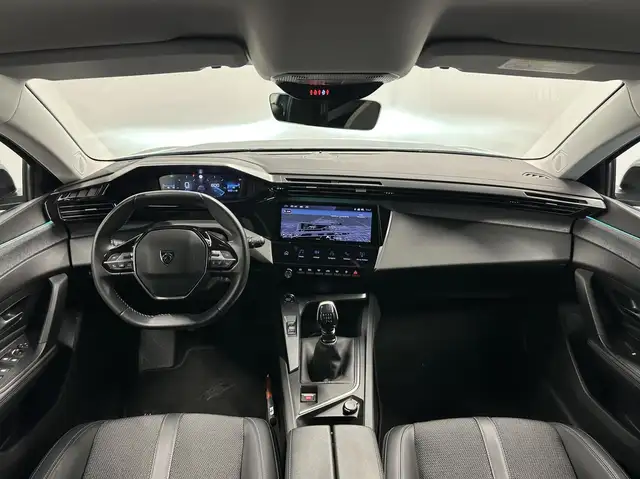 Peugeot 308 SW view 2