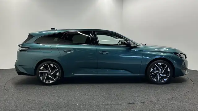 Peugeot 308 SW view 9
