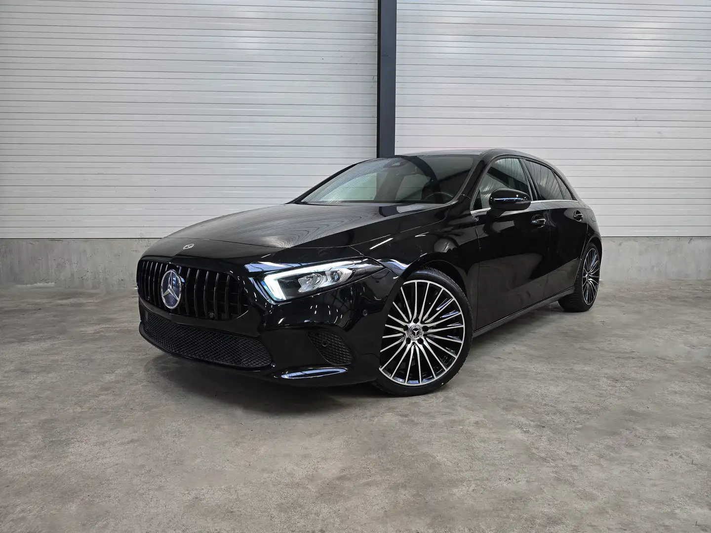 Mercedes-Benz A 180 ✖️ AUTO | AMG 19 | FULL BLACK | TVA ✔️ Noir - 1