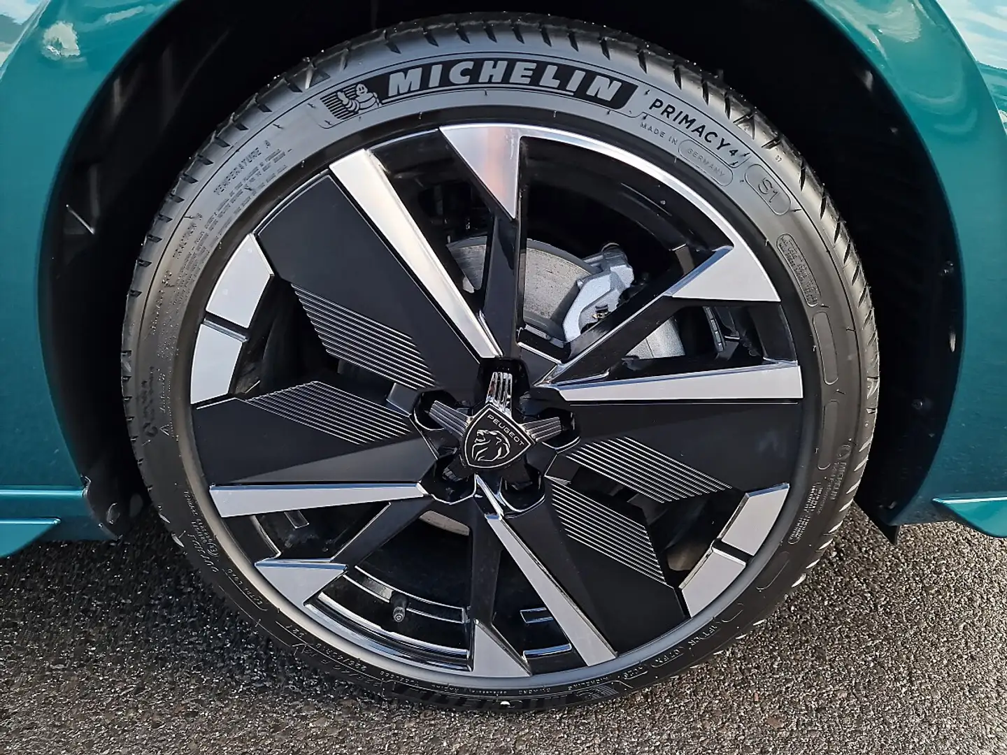 Peugeot 308 Hybrid 145 e-DCS6 GT Exclusive "sofort verfügbar" Schwarz - 2