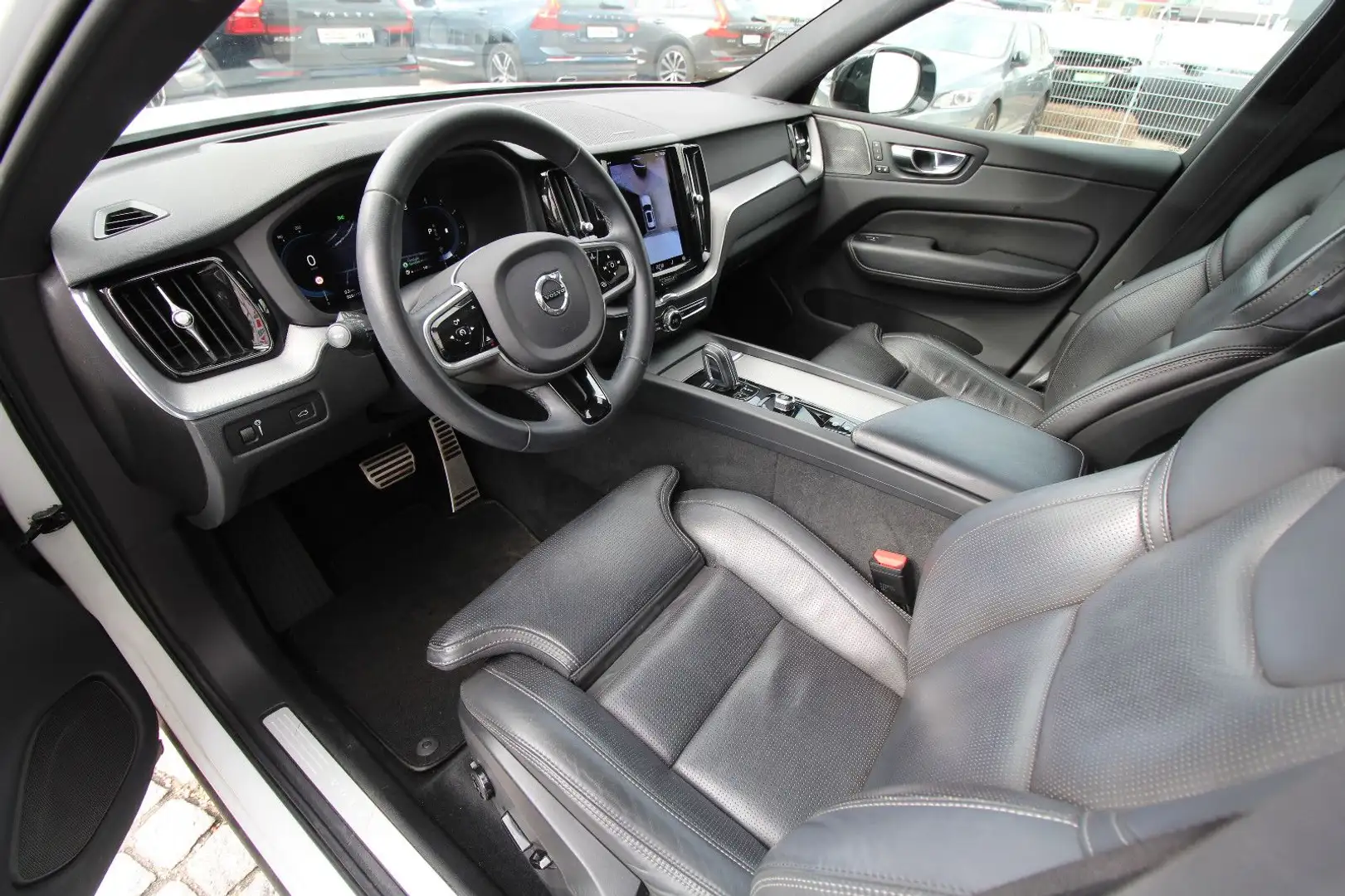 Volvo XC60 R Design B5 AWD GoogleFacelift~360~Standh.~ Blanc - 2