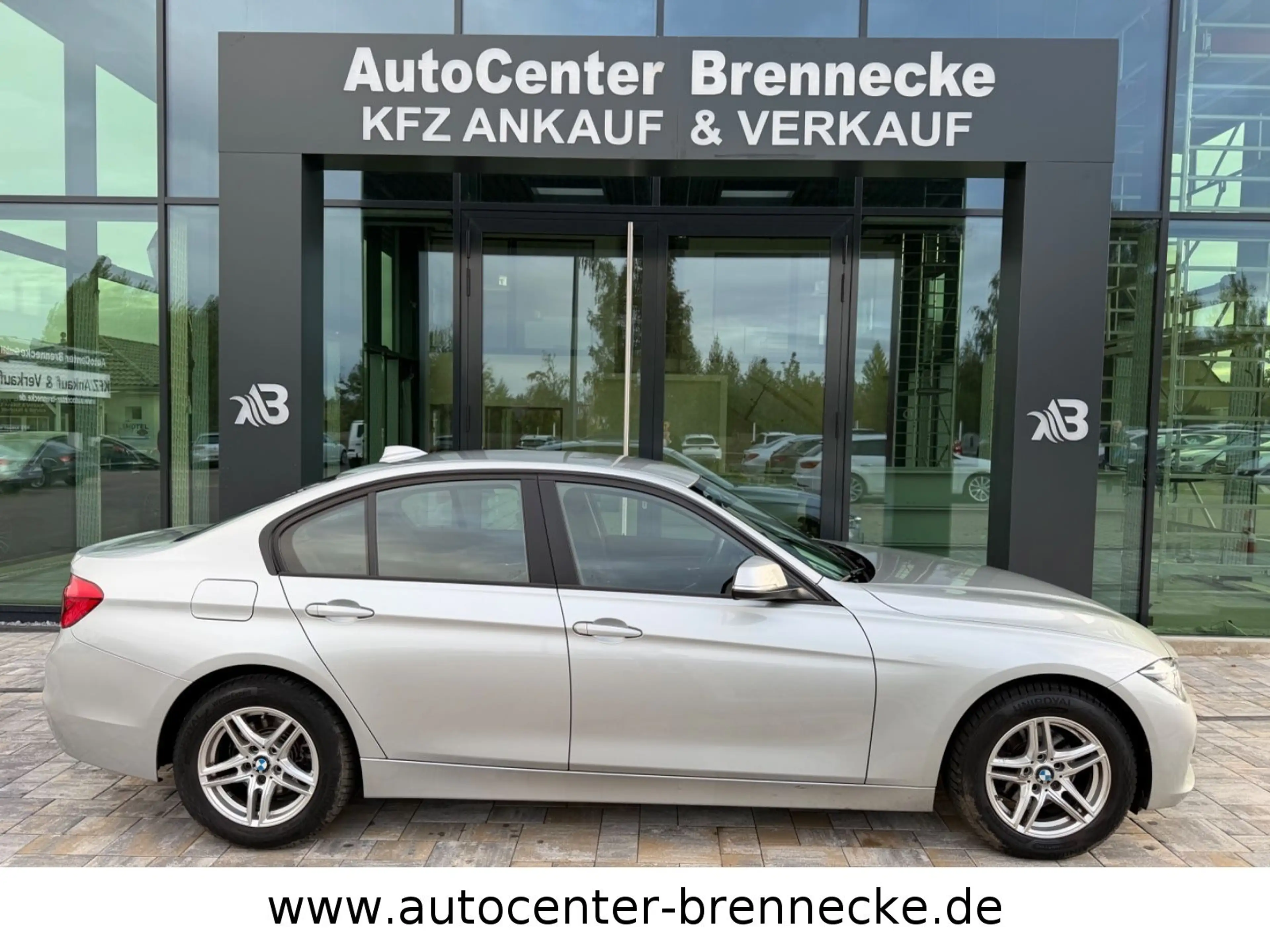 BMW 316 d Advantage*LED*Navi*8-fach bereift* — photo 8