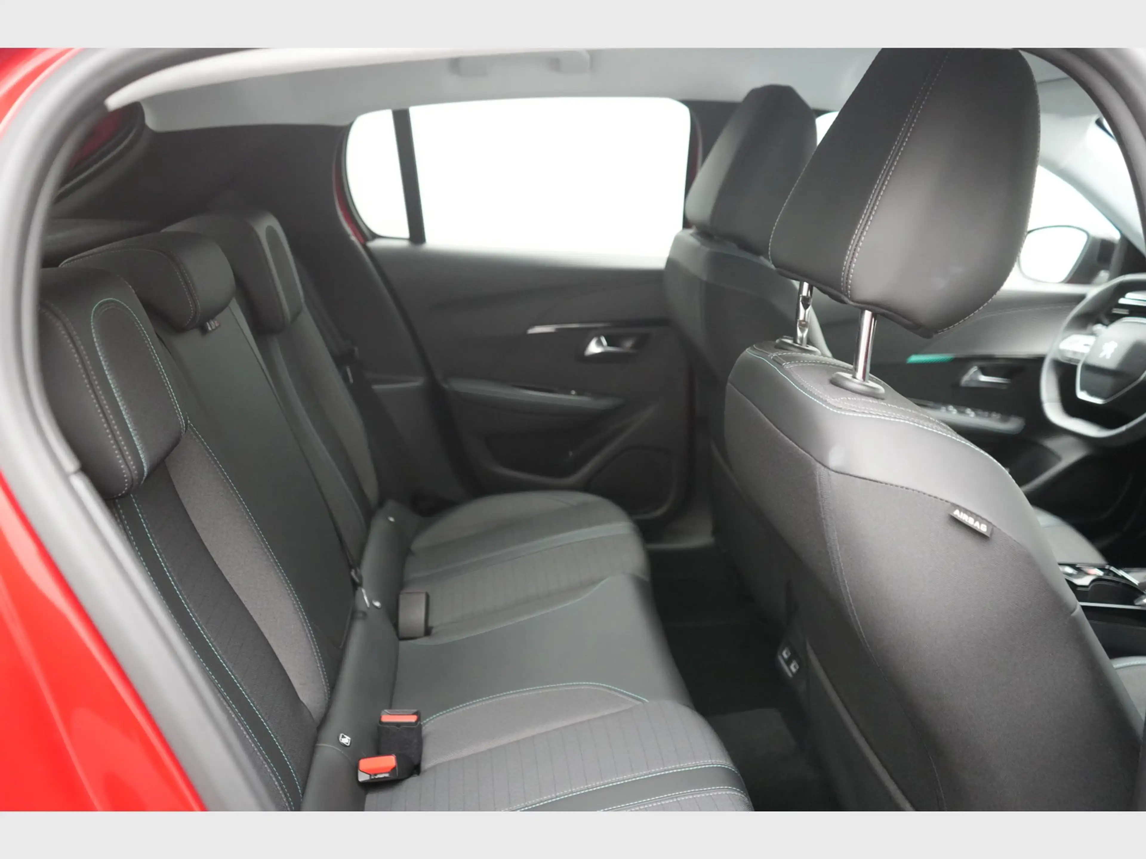 Peugeot 208 1.2i PureTech Allure Pack — photo 10