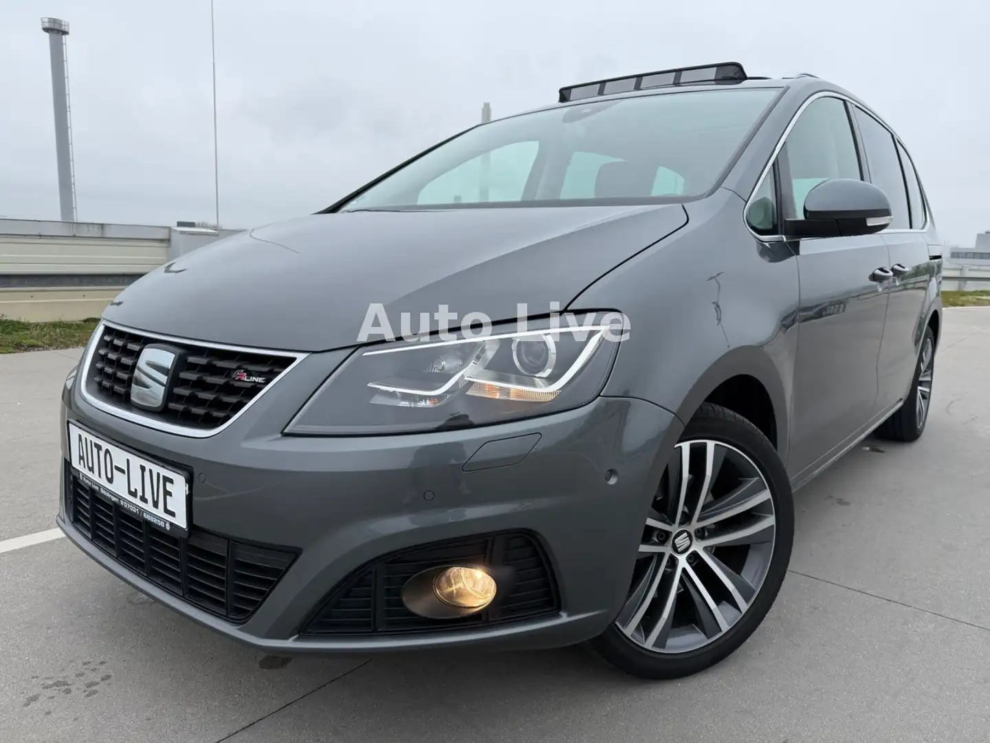 SEAT Alhambra 2.0 TDI*DSG*FR LINE*7-STZ*PAN*LED*NAVI! Grau - 1