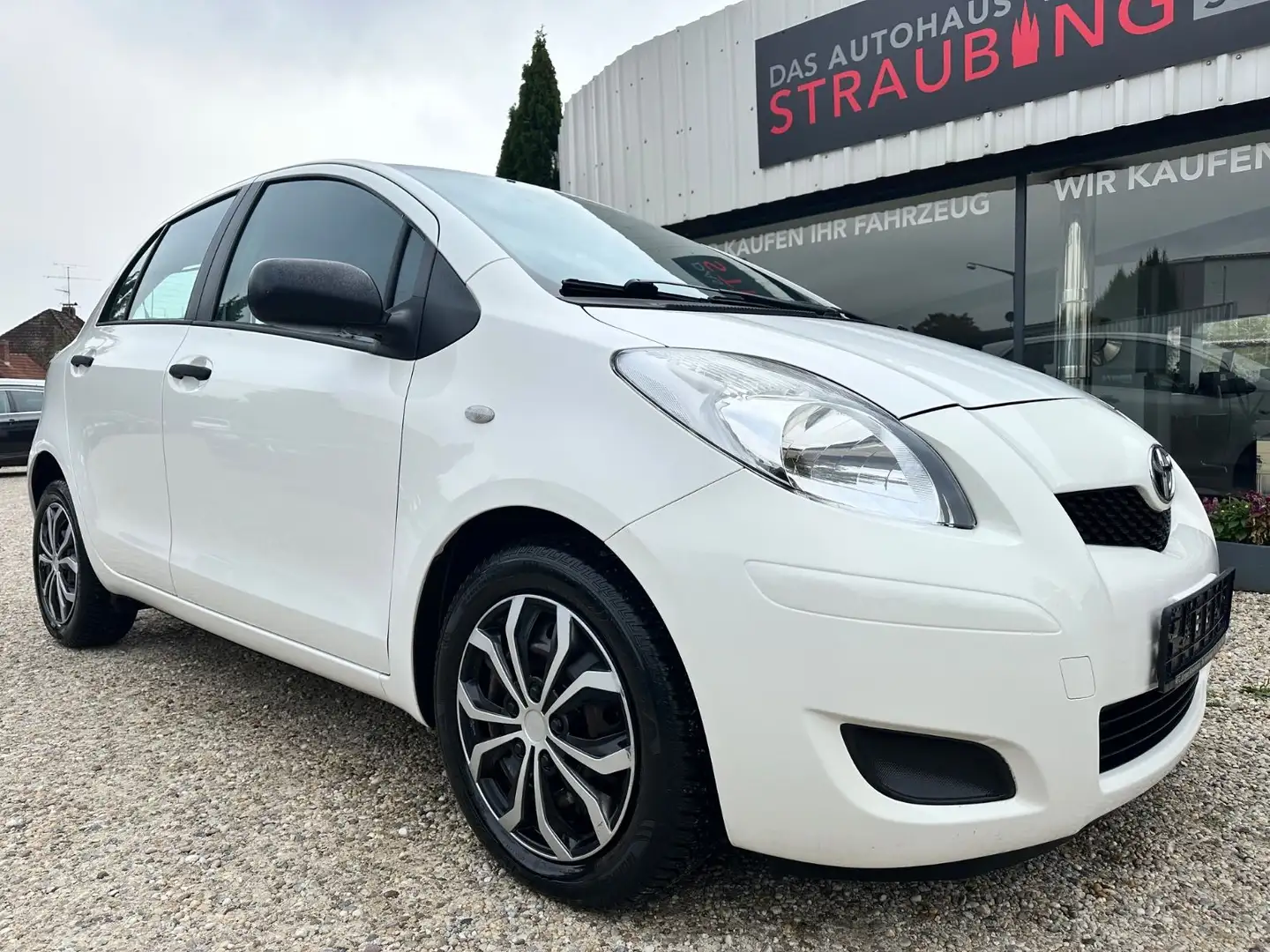 Toyota Yaris Cool 1.33 Org.61TKM*KLIMA*6-GANG* Weiß - 1