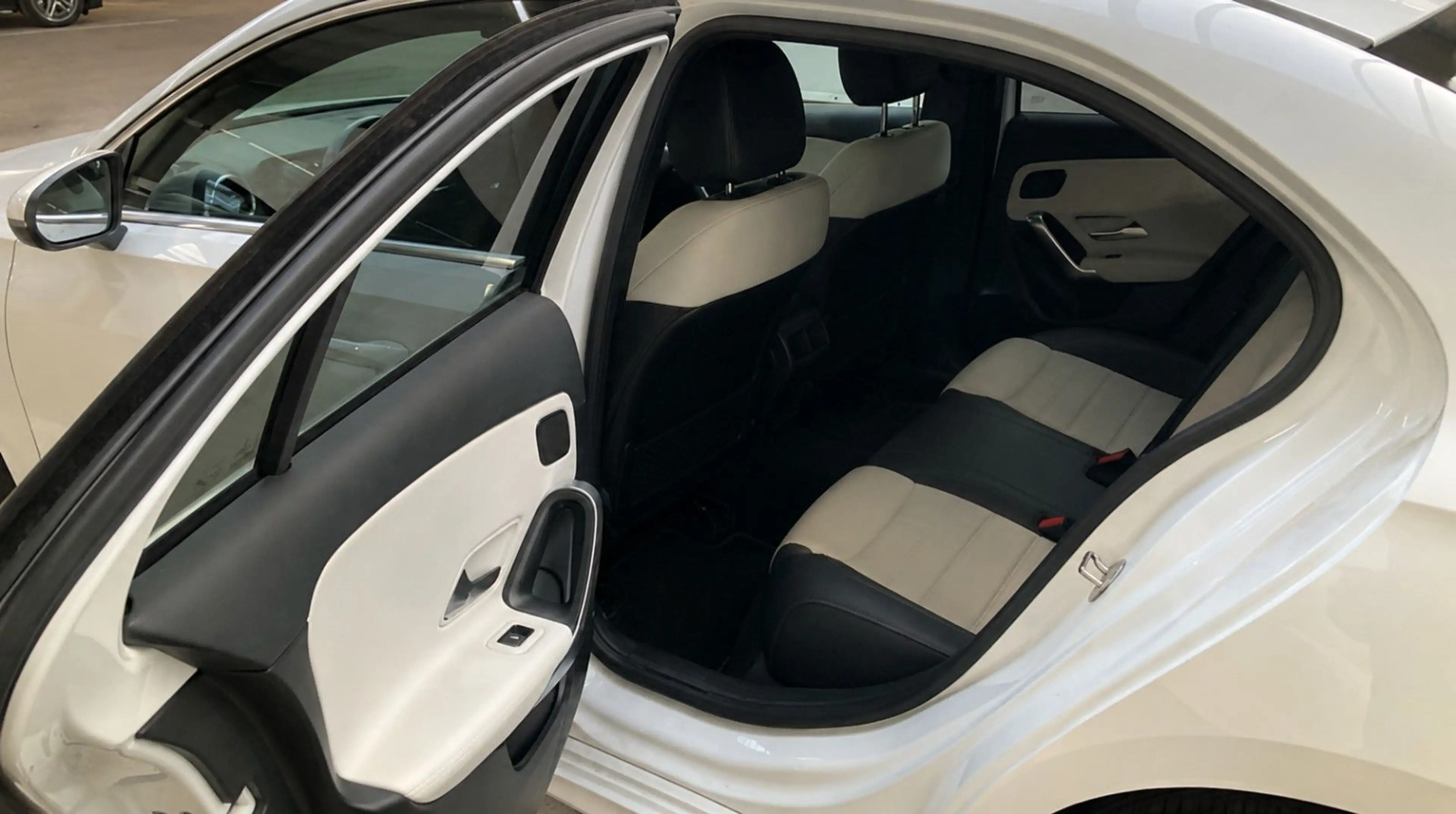 Mercedes-Benz A 200 LIMO AMG LINE *BI-INTERIOR*WIDESCREEN* — photo 9