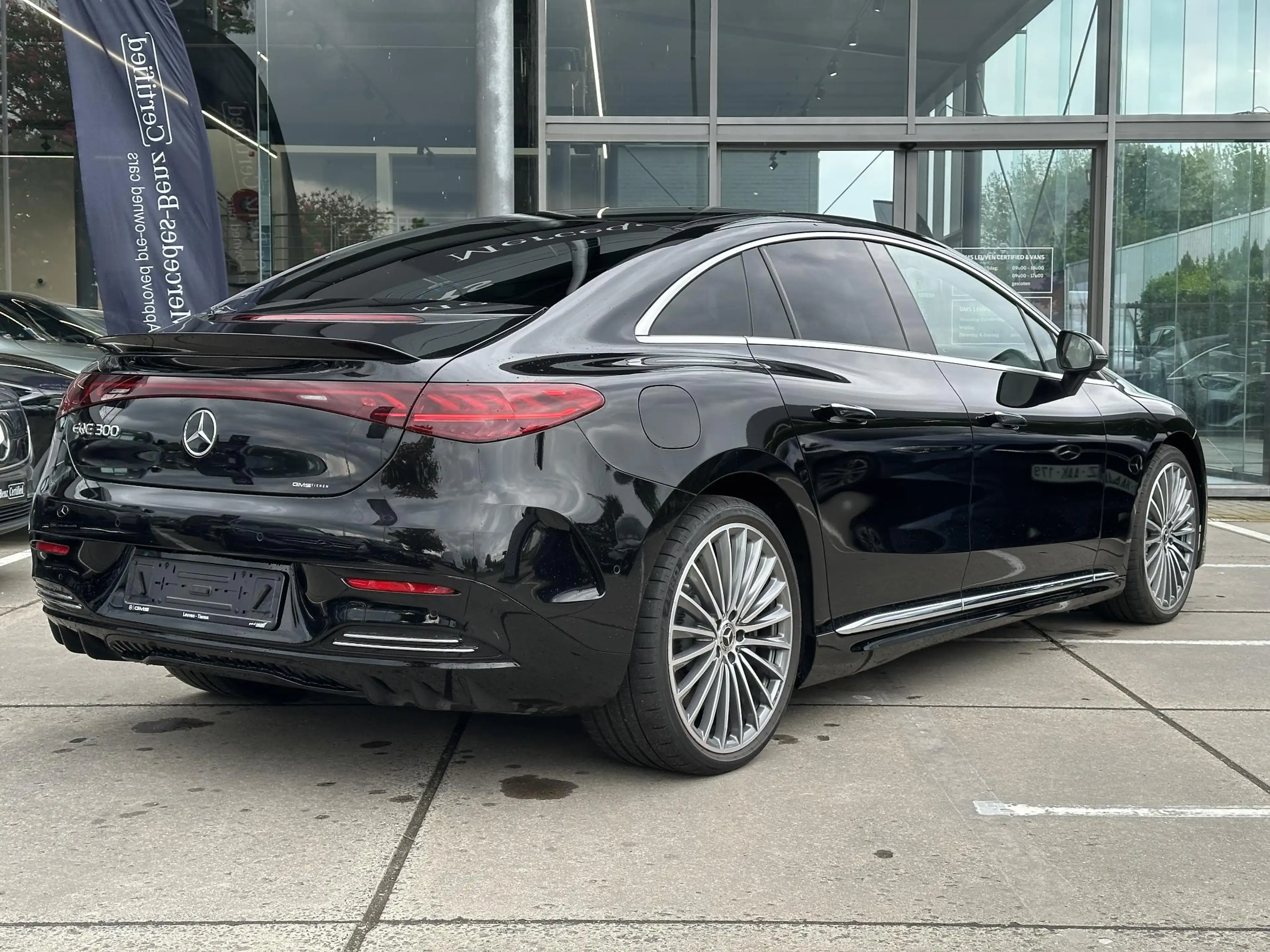 Mercedes-Benz EQE 300 AMG Line — photo 3
