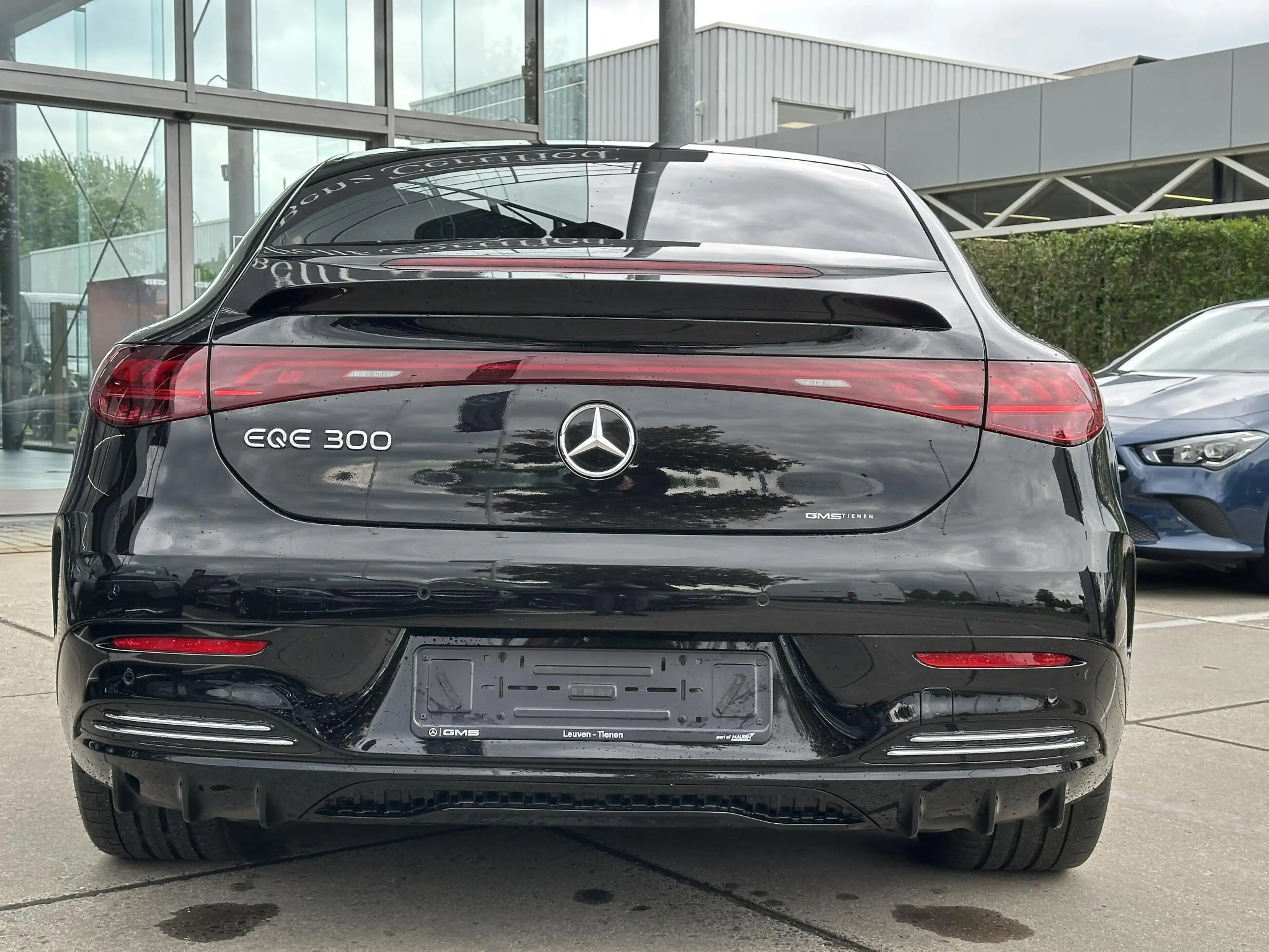 Mercedes-Benz EQE 300 AMG Line — photo 14
