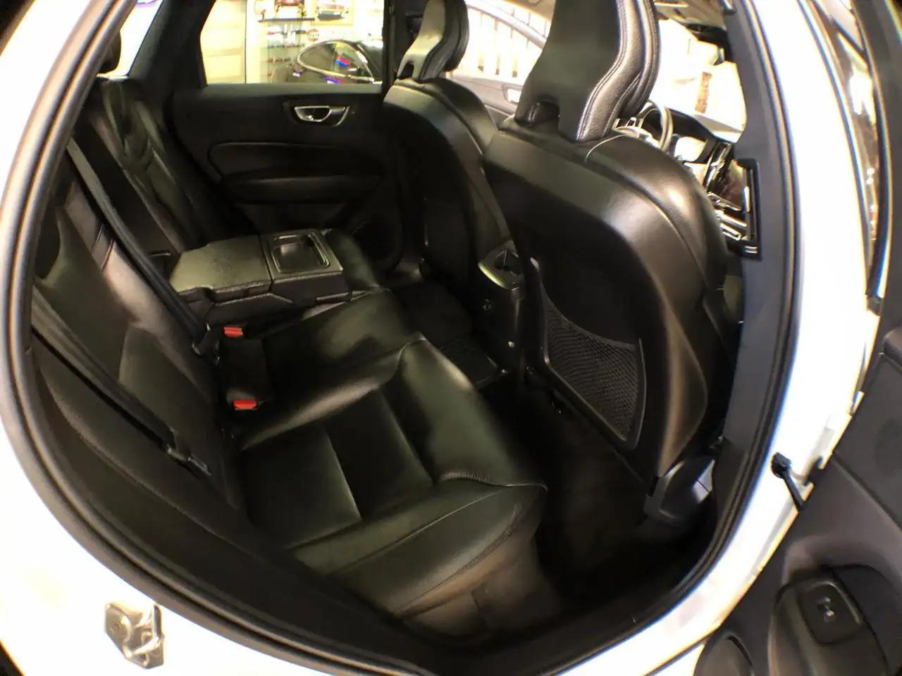 Volvo XC60 снимка Volvo XC60