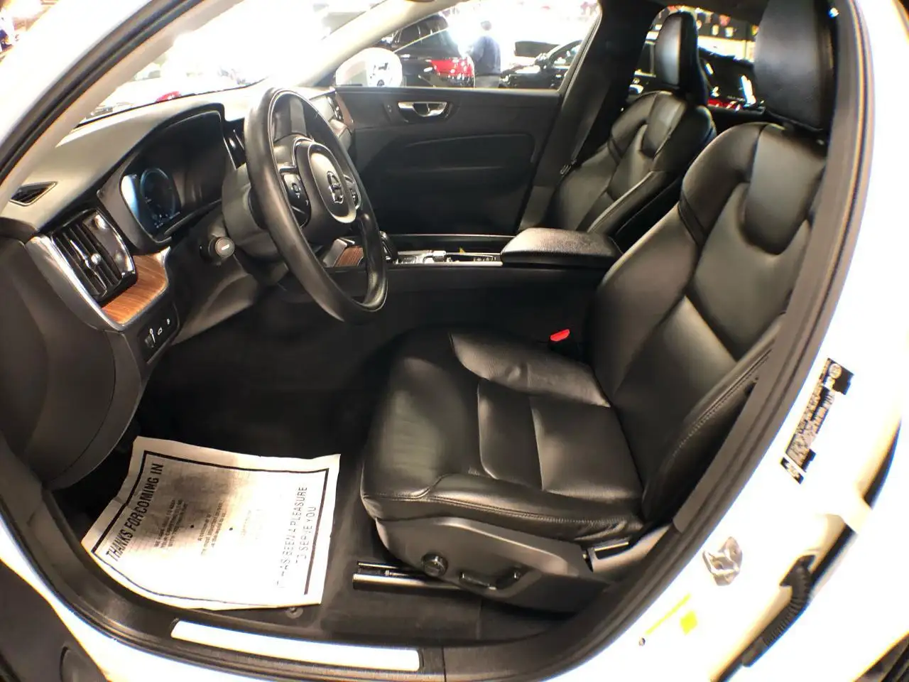 Volvo XC60 снимка Volvo XC60