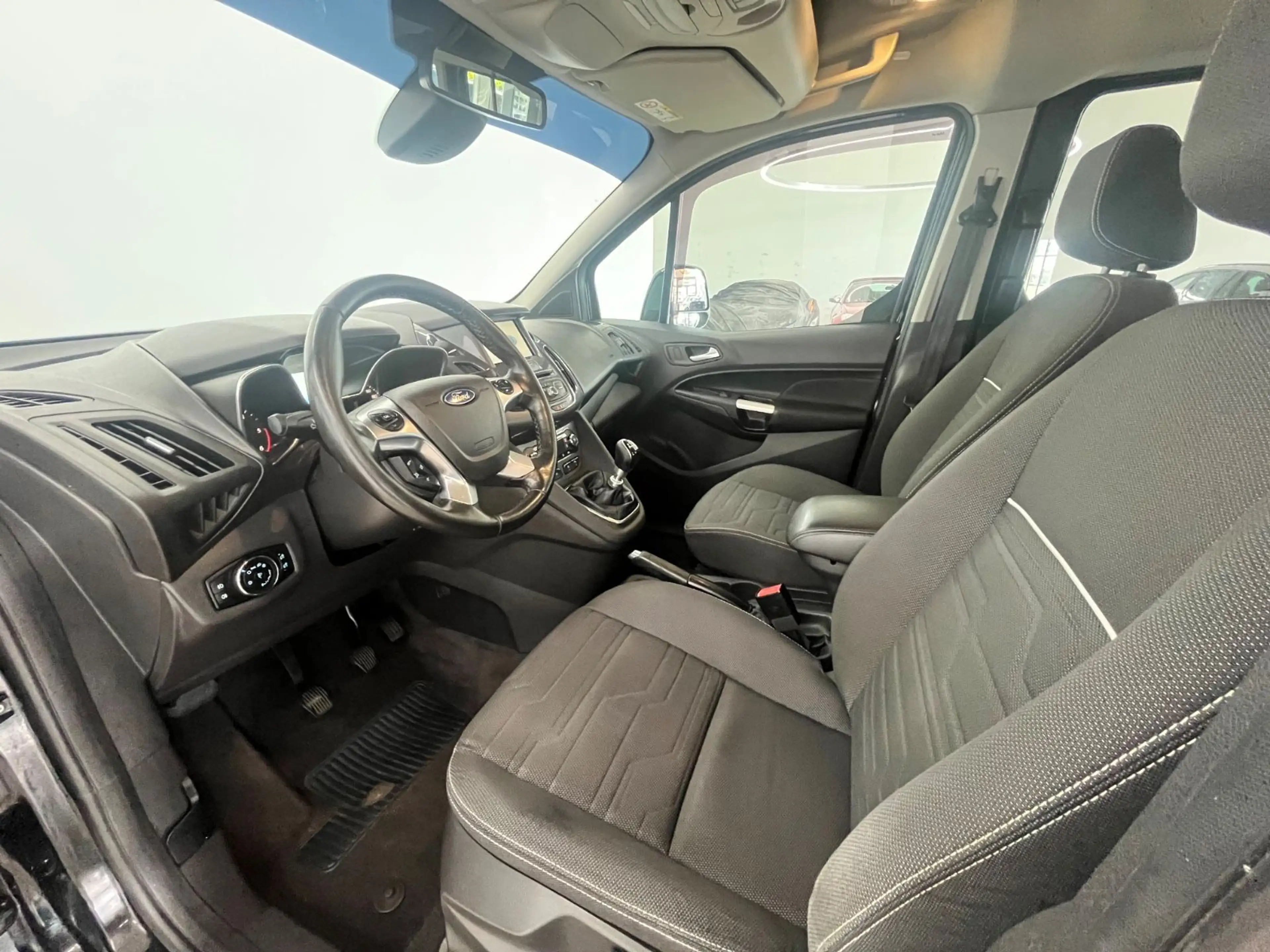 Ford Grand Tourneo Connect Titanium 7 SITZE PANO RFK — photo 11