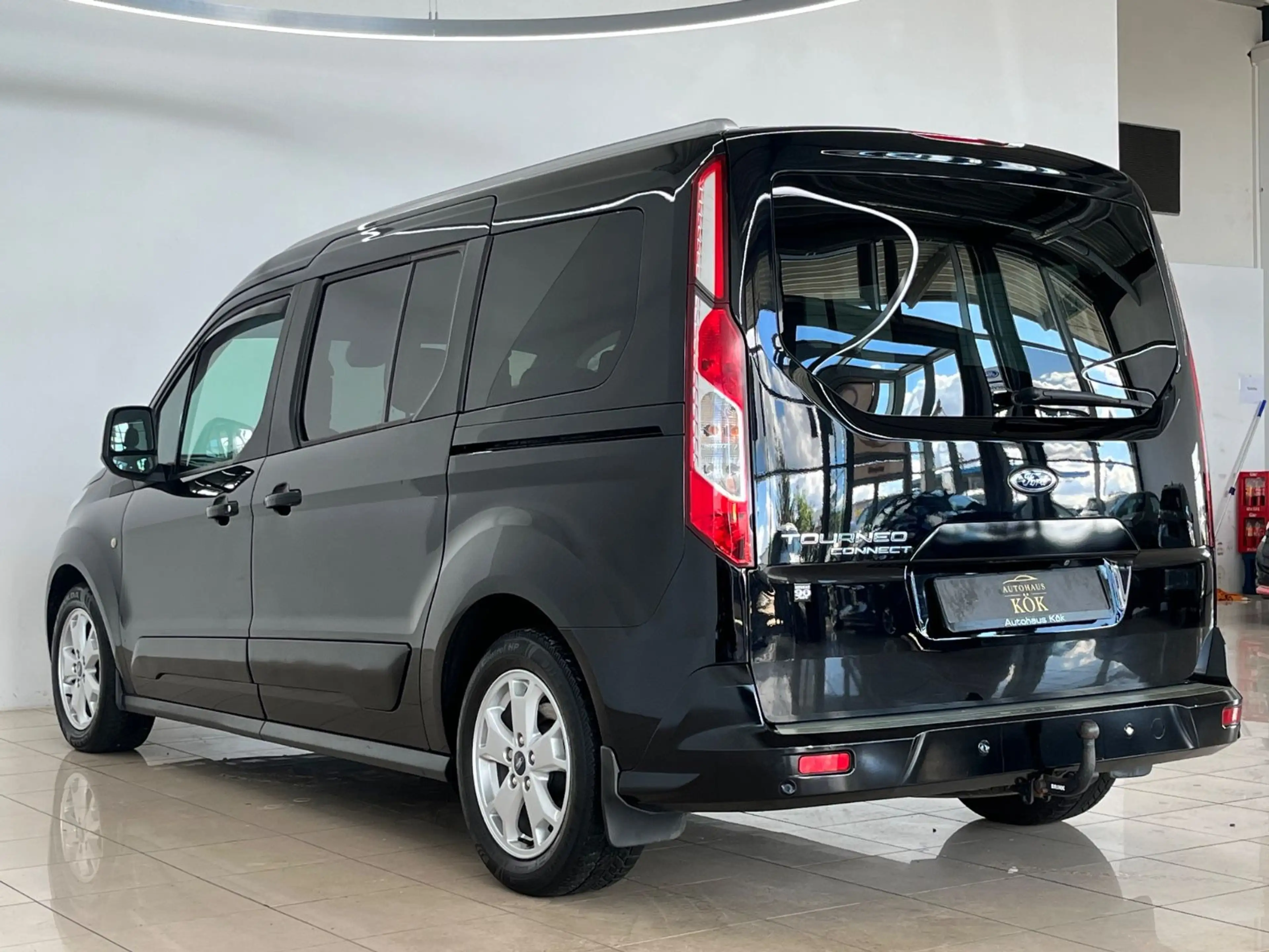 Ford Grand Tourneo Connect Titanium 7 SITZE PANO RFK — photo 8