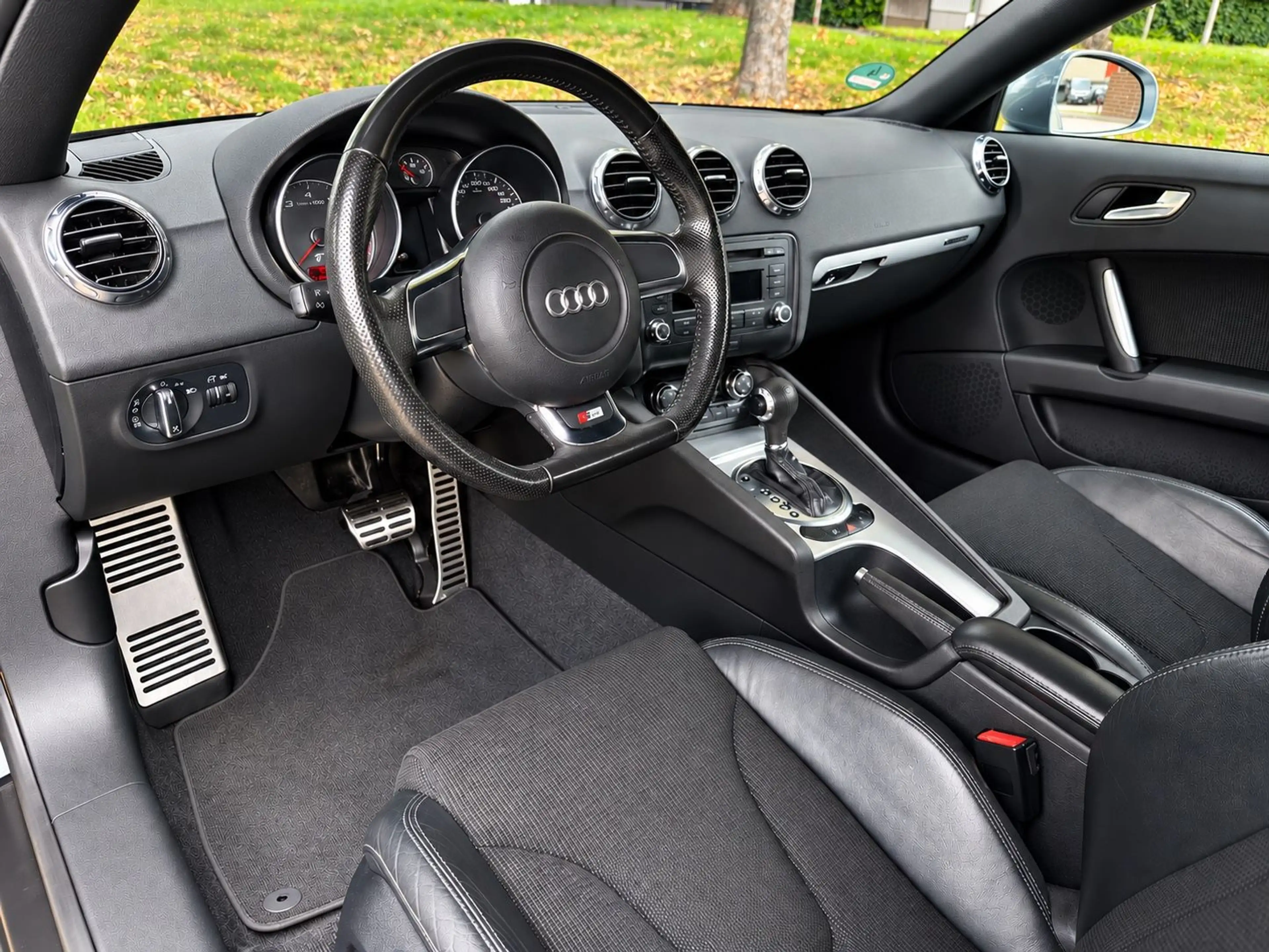Audi TT 3.2 Coupe quattro 3x S-Line — photo 12