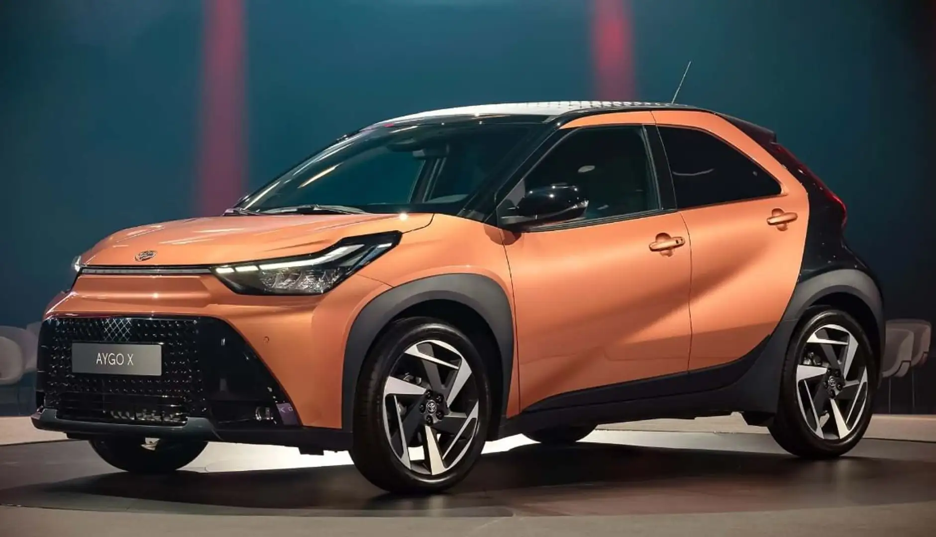 Toyota Aygo X Aygo X - MC '26 5 porte Premium 1.5  HEV 115 e-CVT Braun - 2