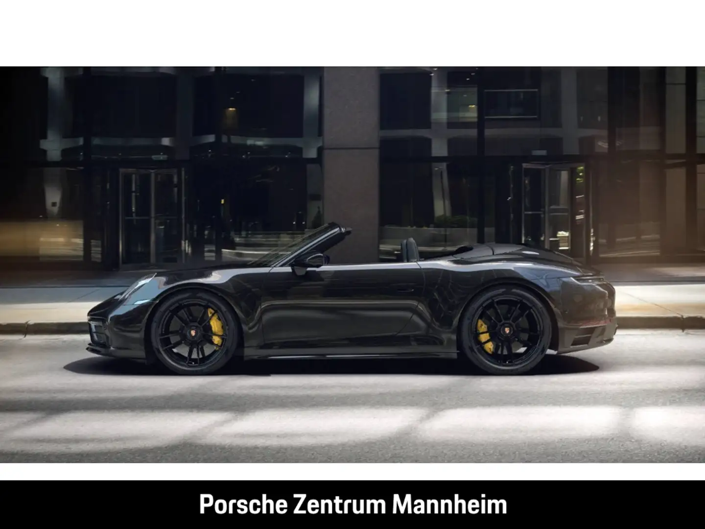Porsche 992 (911) Carrera 4 GTS Cabriolet Schwarz - 2