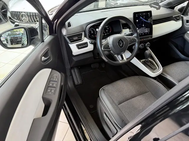 Renault Clio view 9