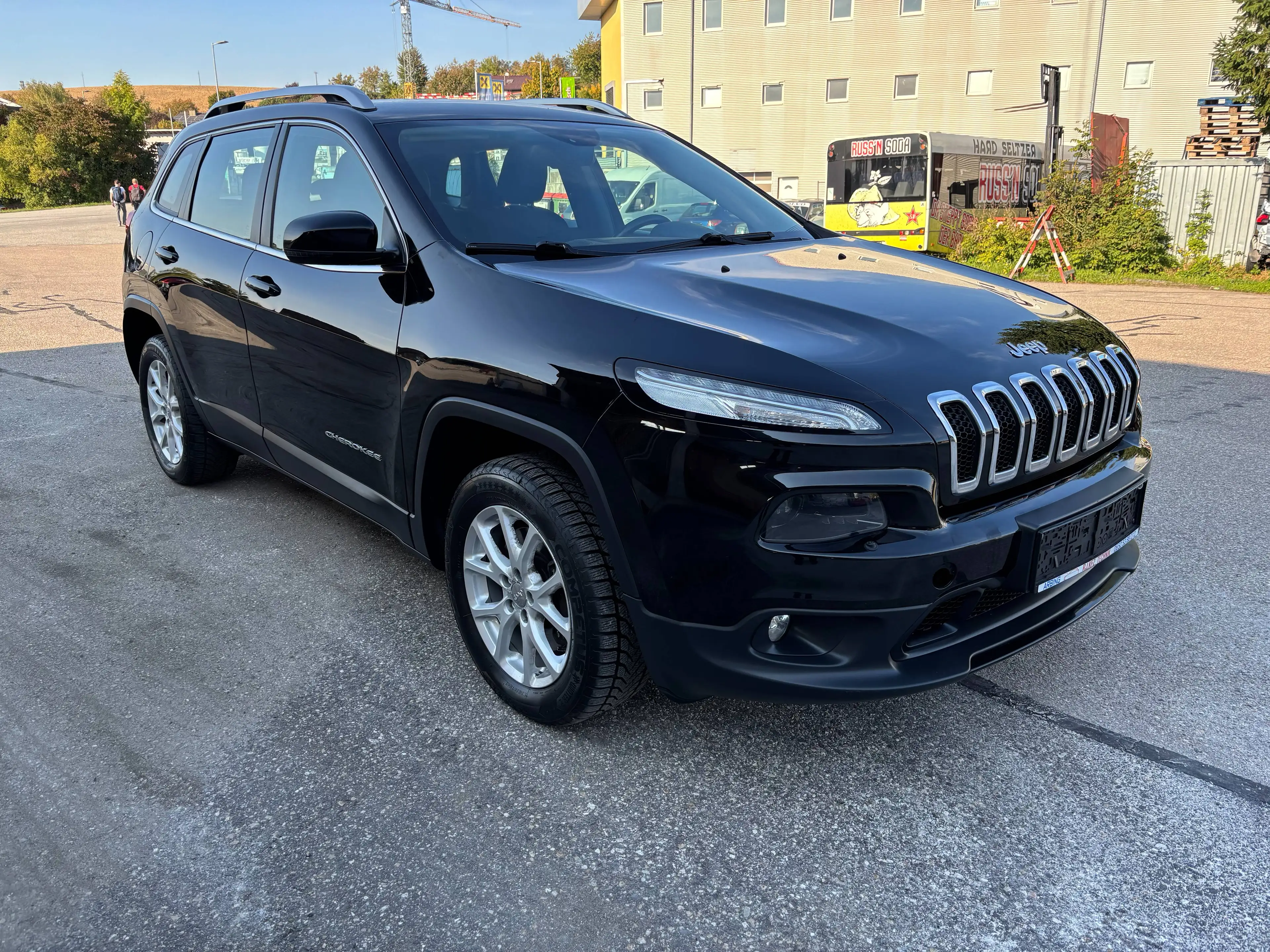 Jeep Cherokee LONGITUDE — photo 4