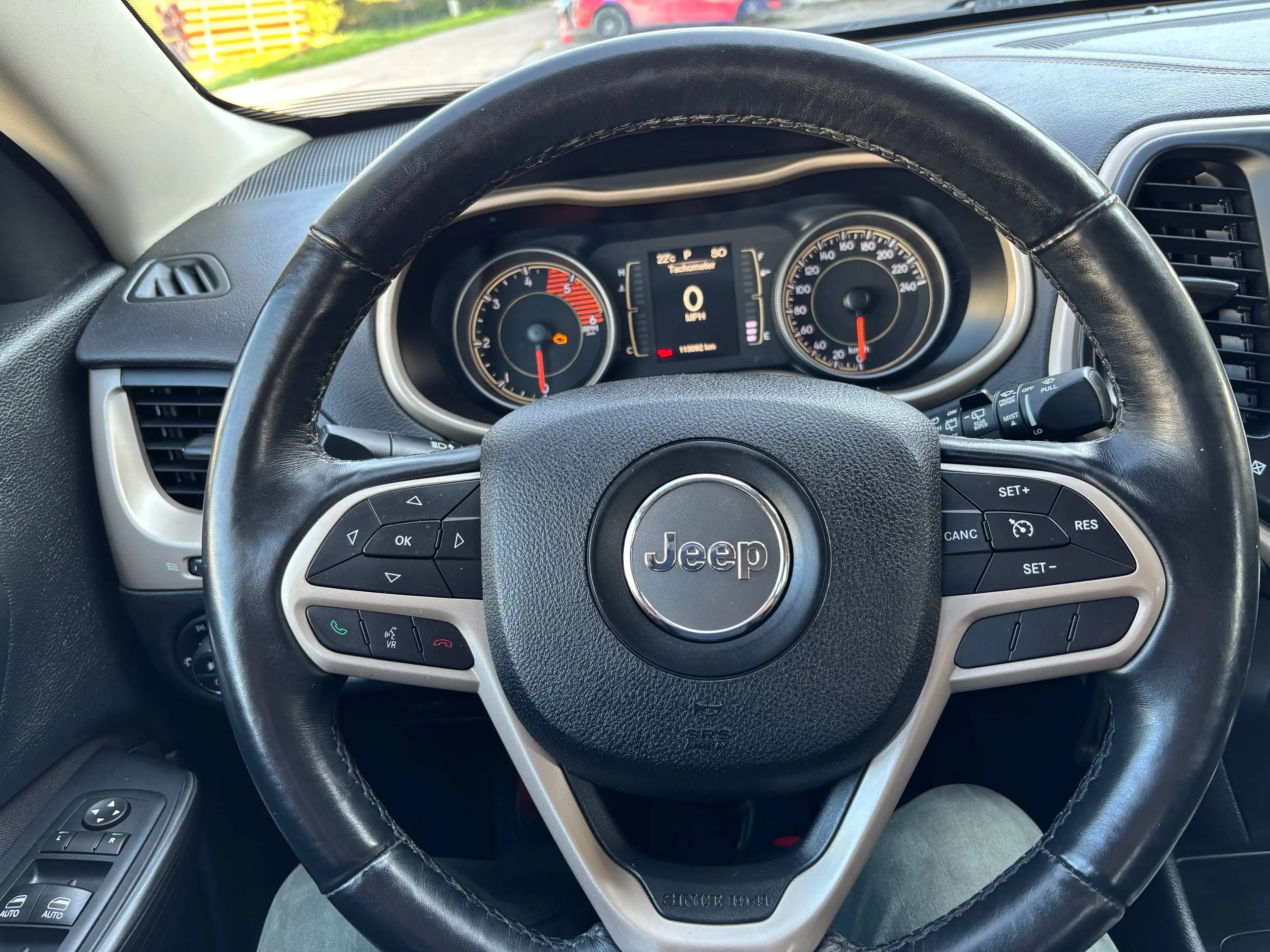 Jeep Cherokee LONGITUDE — photo 11