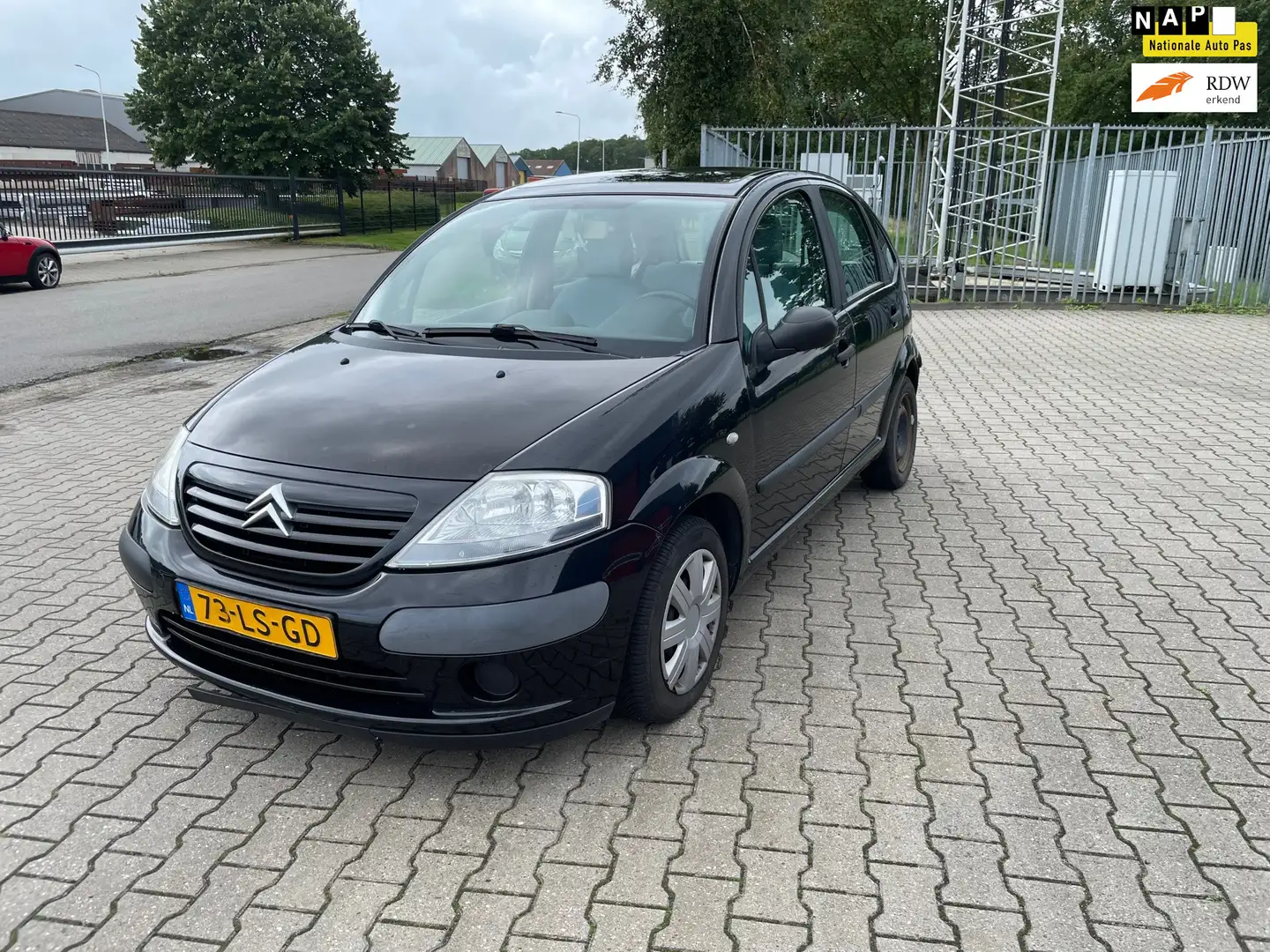 Citroen C3 1.1i Ligne Prestige Black - 1