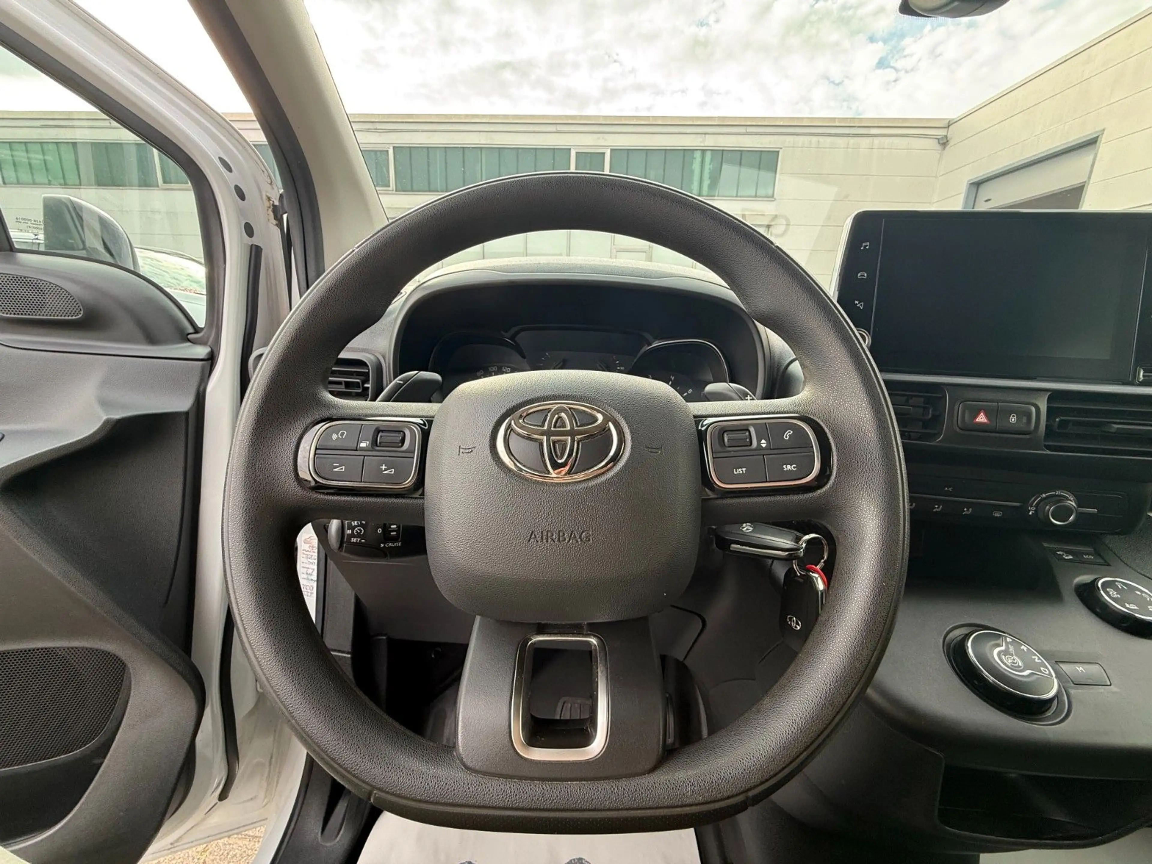 Toyota Proace L2 Doppelkabine 1.HAND/AUT/5 SITZER — photo 13