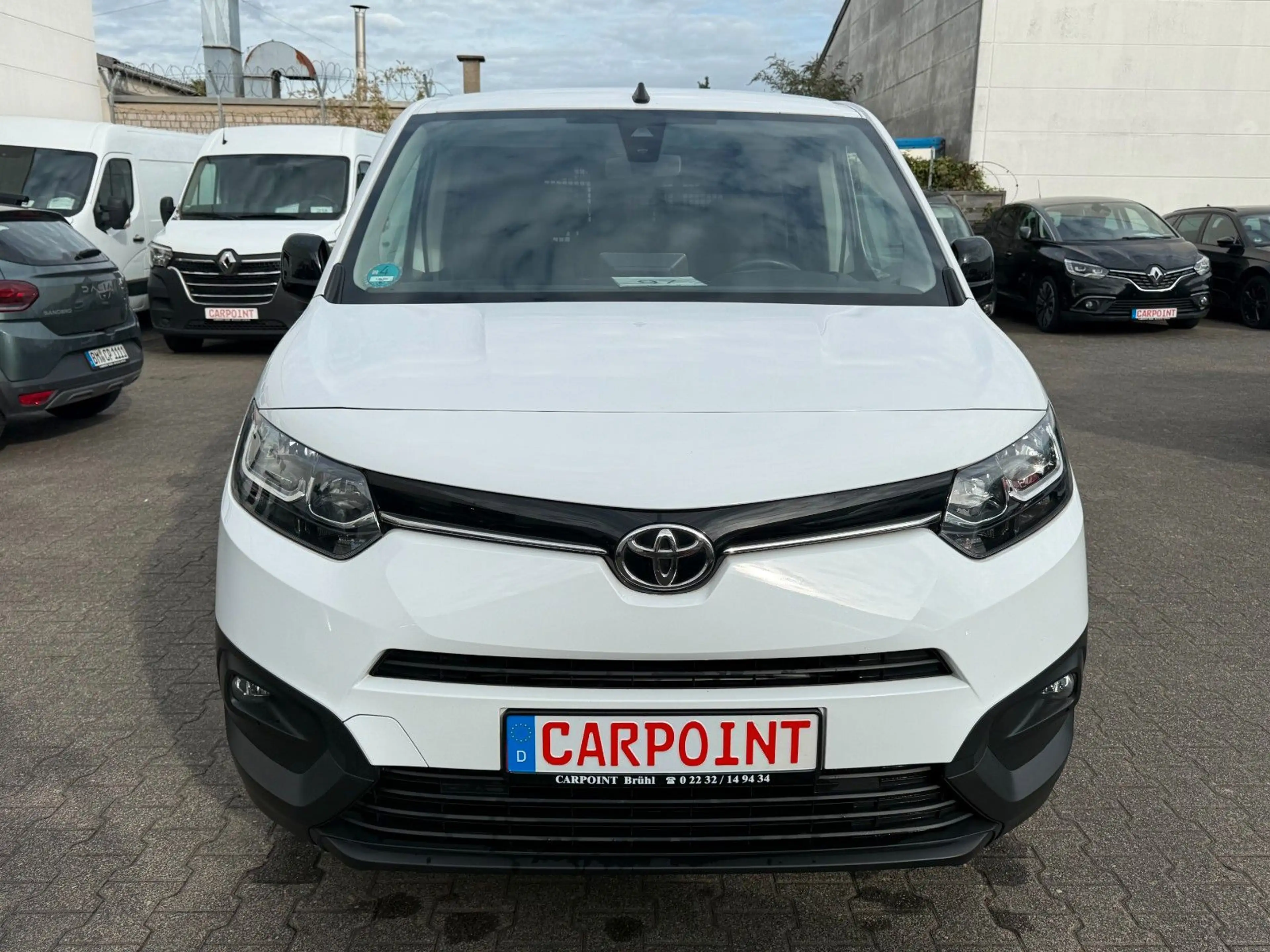 Toyota Proace L2 Doppelkabine 1.HAND/AUT/5 SITZER — photo 2