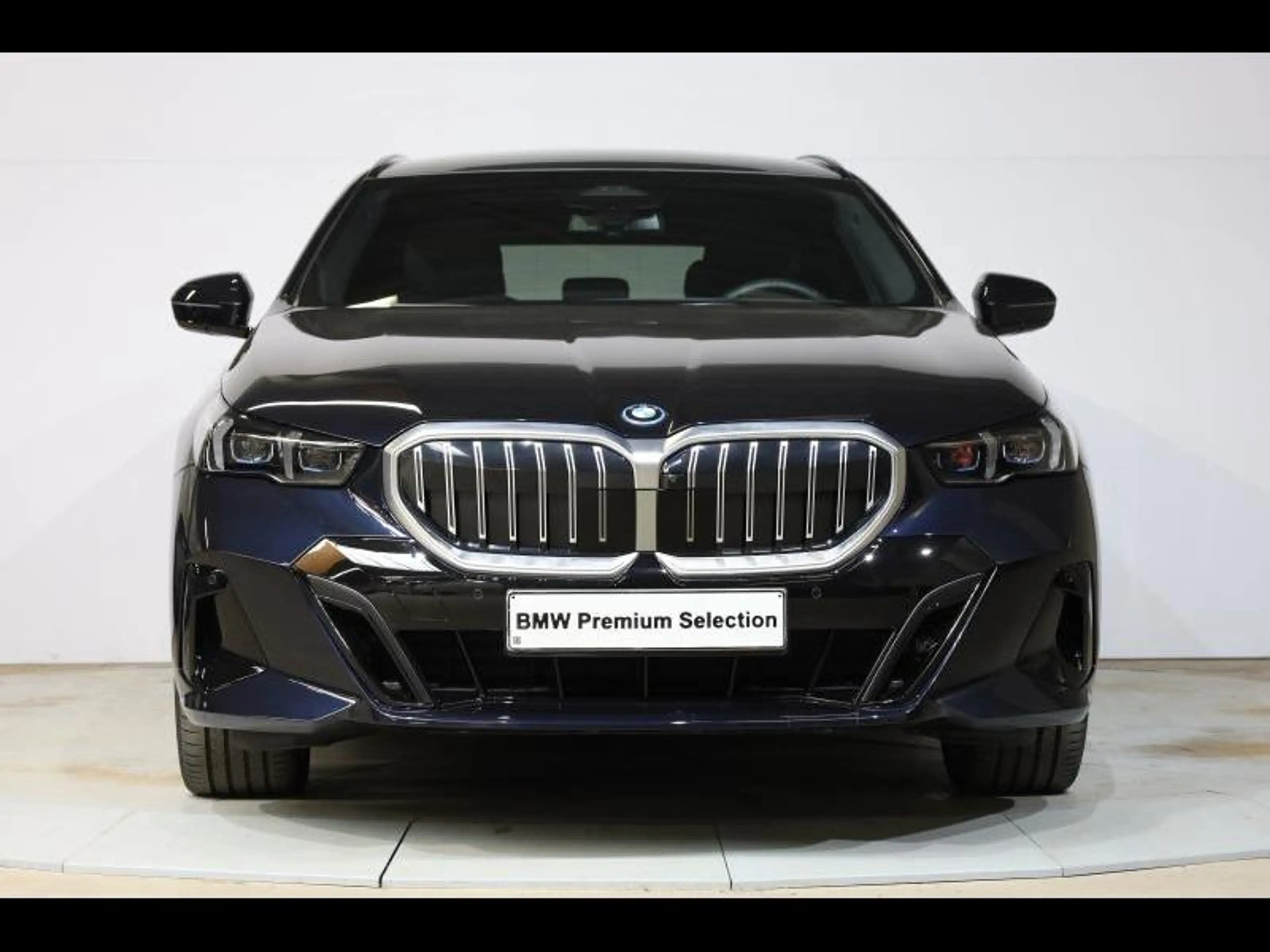 BMW 530 e Touring Kit M Sport — photo 2