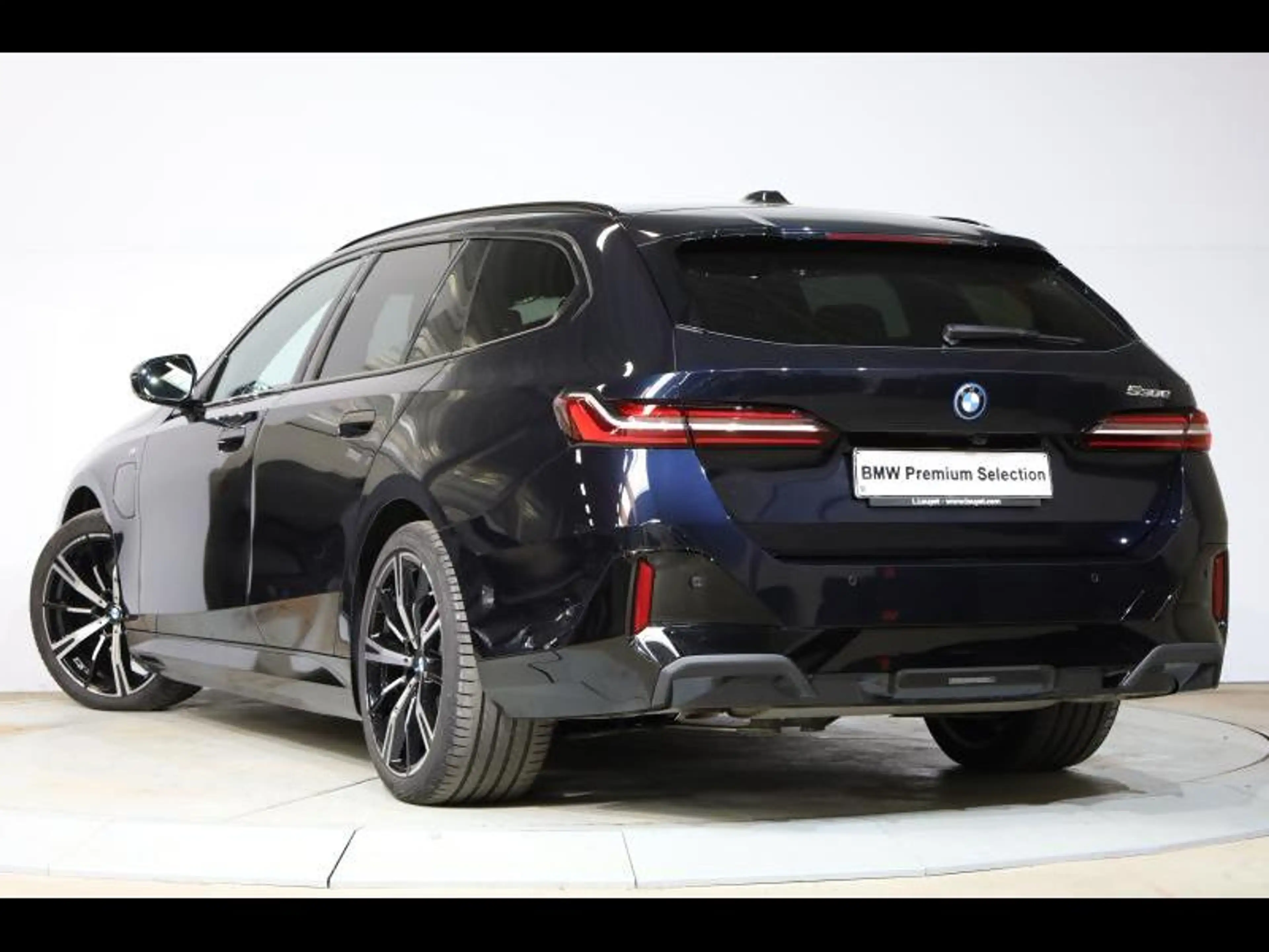 BMW 530 e Touring Kit M Sport — photo 5