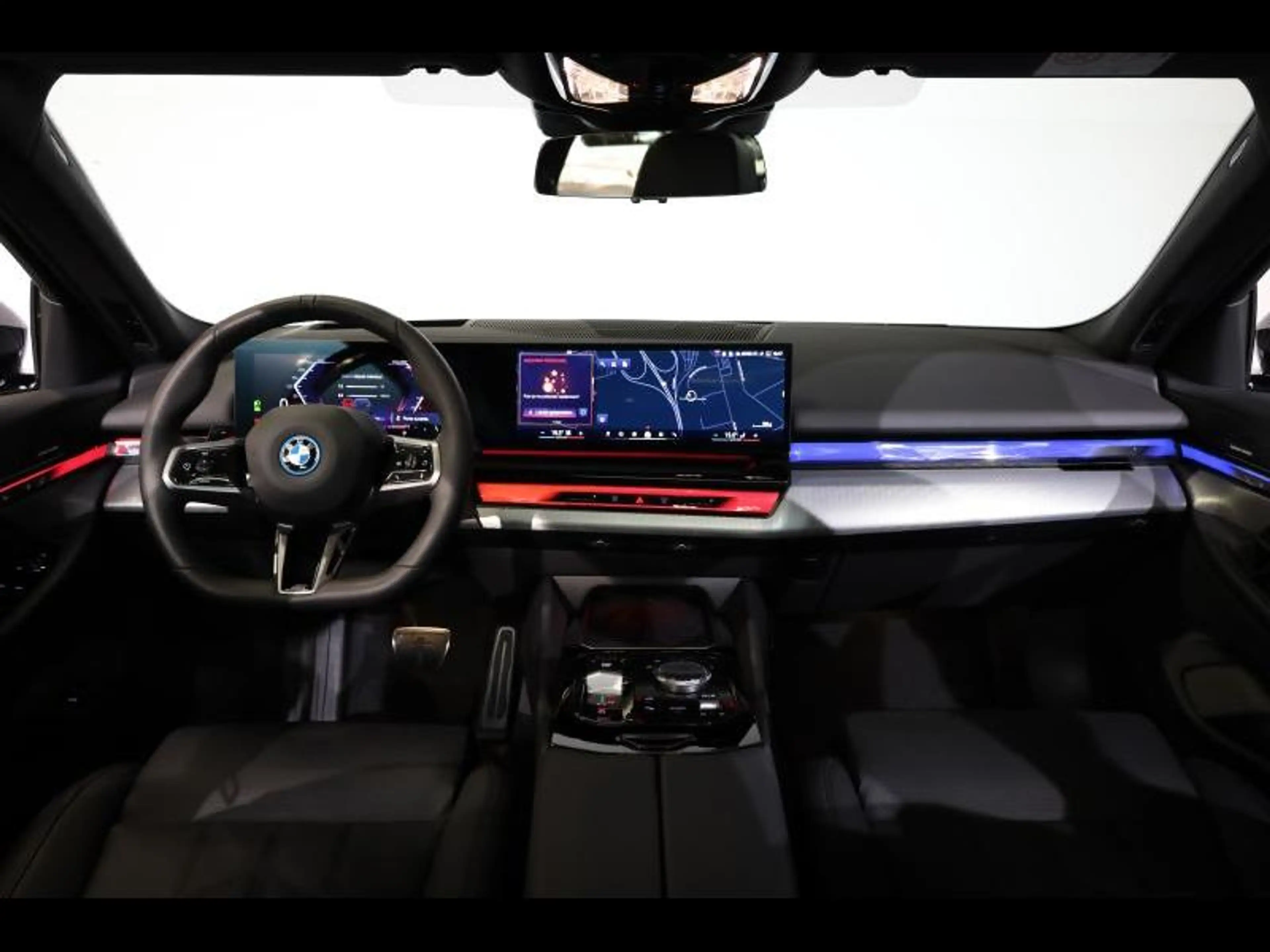 BMW 530 e Touring Kit M Sport — photo 7