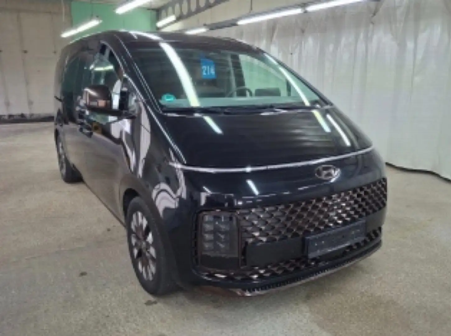 Hyundai STARIA Signature 4WD-4x4 *PANORAMA*LEDER/Braun* Černá - 2