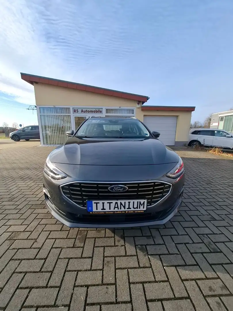 Ford Focus Aut. Titanium mit AHK +ACC+Winterpaket Grau - 1