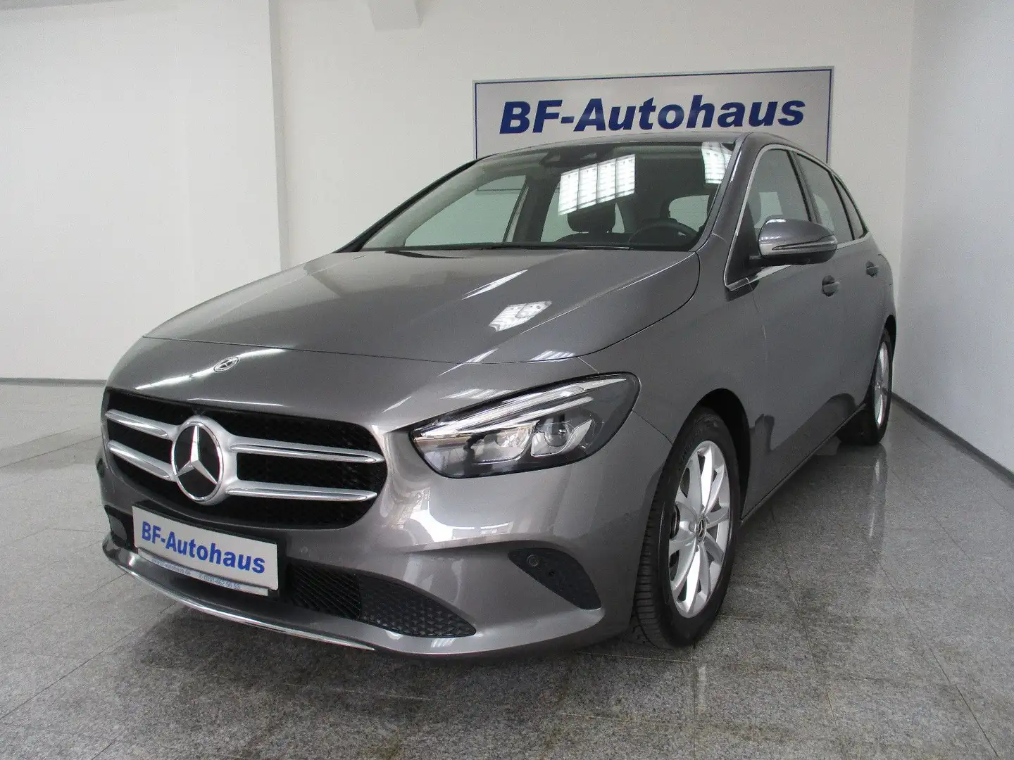 Mercedes-Benz B 200 4MATIC Automatik/Leder/Navigation/LED Grau - 1