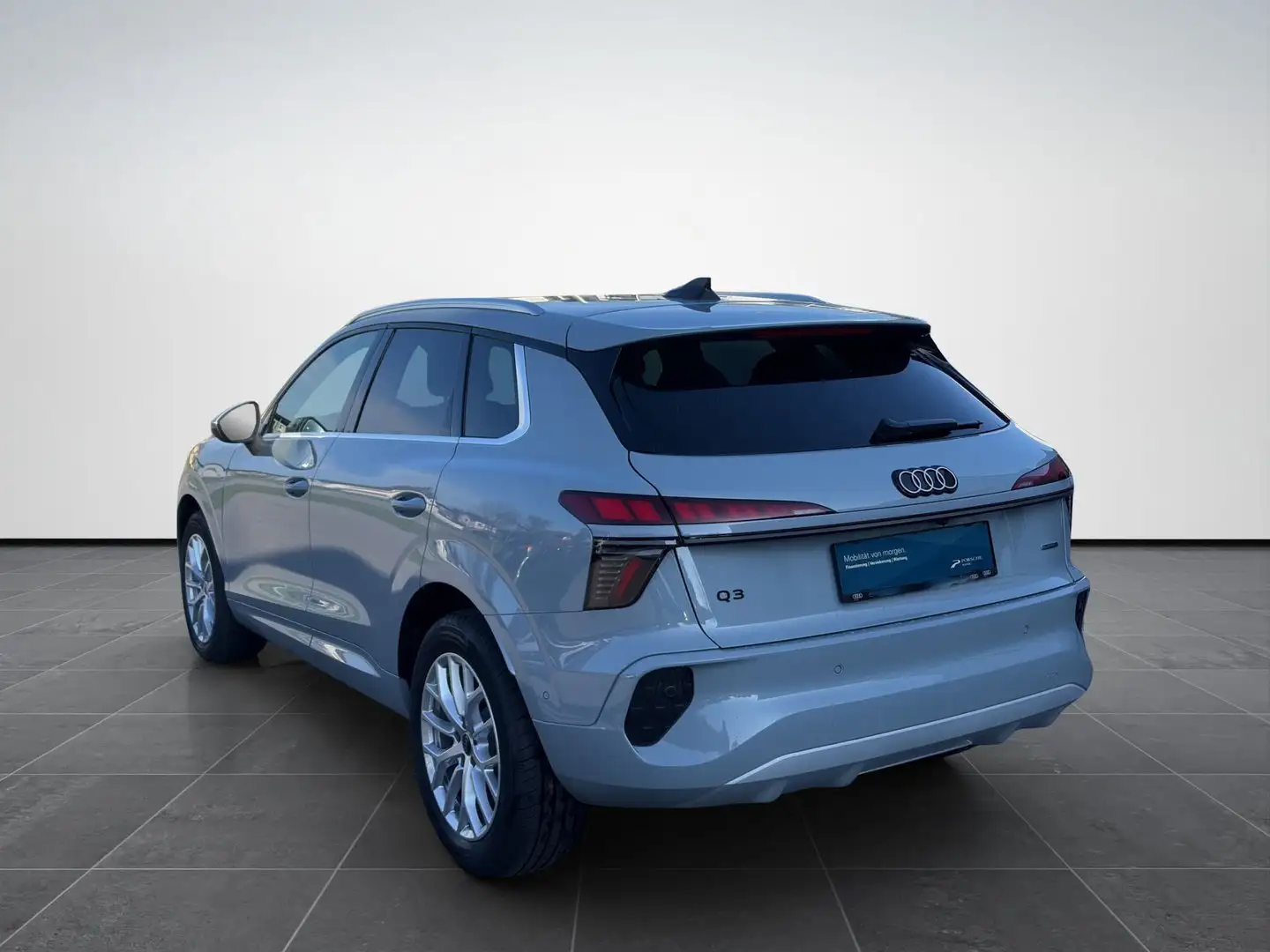Audi Q3 TFSI quattro 150 kW  intense Grau - 2