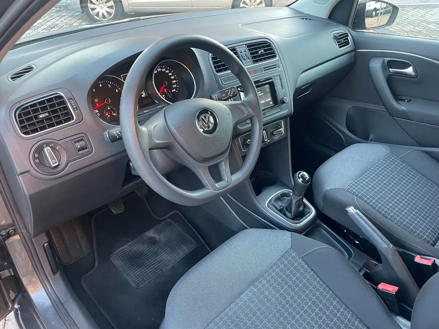 Volkswagen Polo Polo 5p 1.0 mpi Fresh 75cv VIVAVOCE NEOPATENTATI Grau - 2
