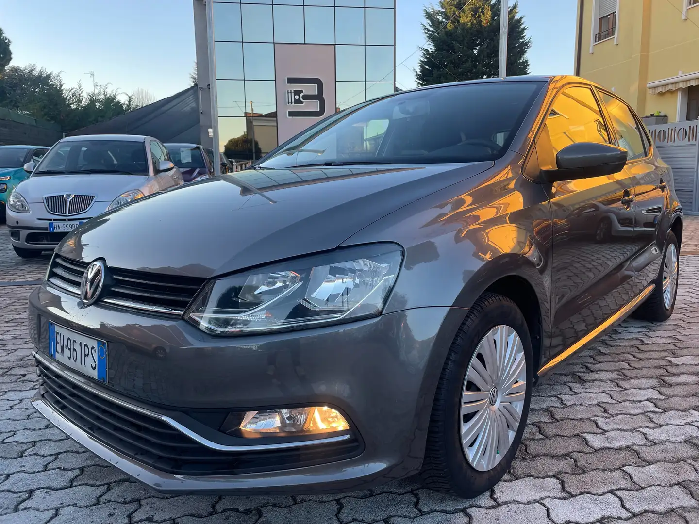 Volkswagen Polo Polo 5p 1.0 mpi Fresh 75cv VIVAVOCE NEOPATENTATI Grau - 1